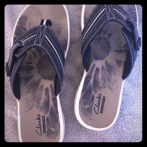 Women’s size 7 1/2 Clark’s flip-flops